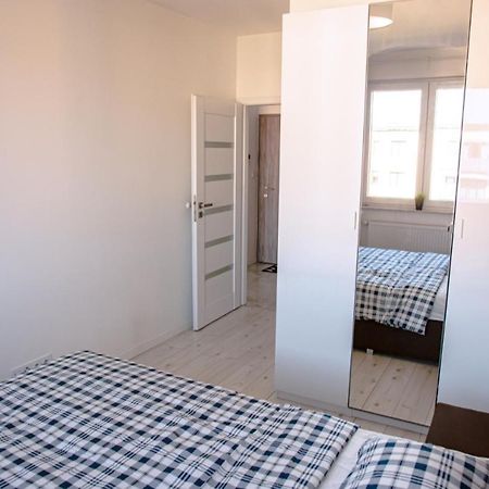 Apartment Klobucka Варшава Екстериор снимка