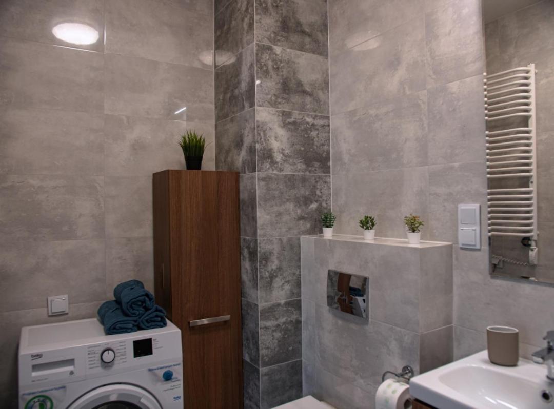 Apartment Klobucka Варшава Екстериор снимка