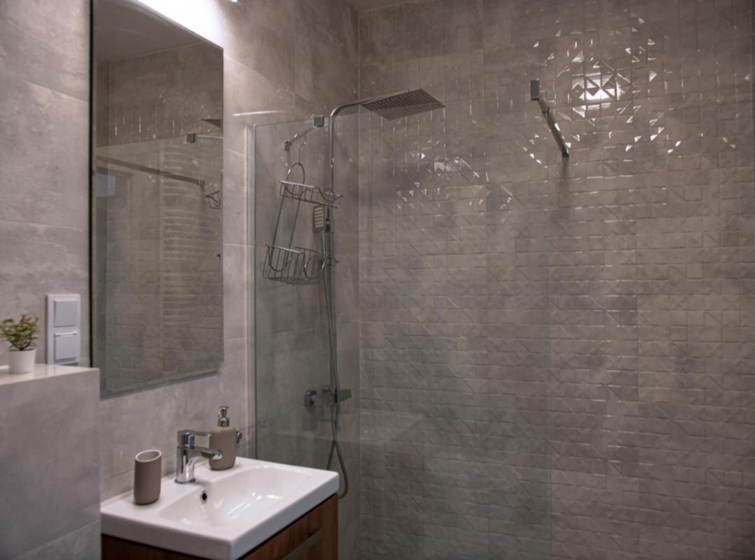 Apartment Klobucka Варшава Екстериор снимка